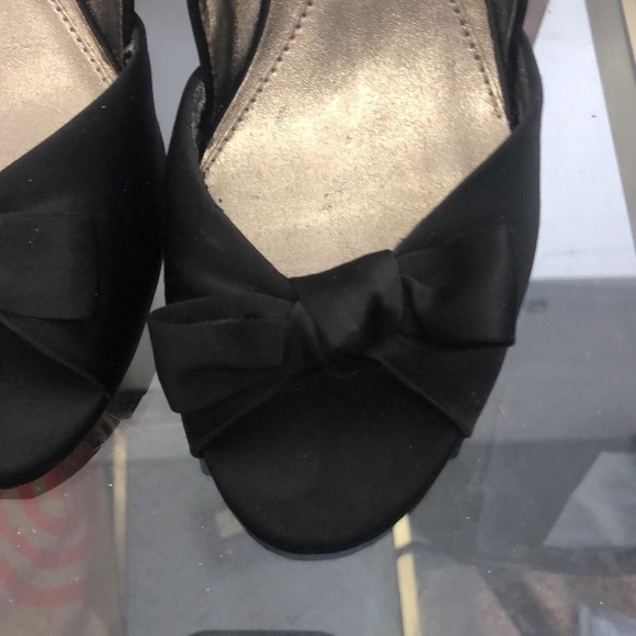 Kenneth Cole reaction satin kitten heel pumps - Picture 3 of 12